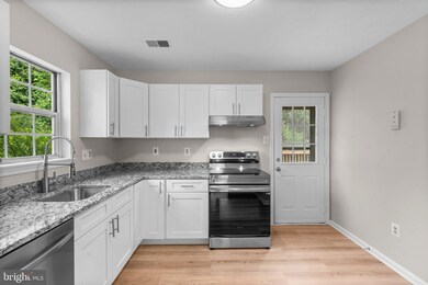 6843 Littlewood Ct, Sykesville, MD 21784 - photo 5