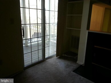 9811 Lake Pointe Ct unit 204, Upper Marlboro, MD 20774 - photo 4