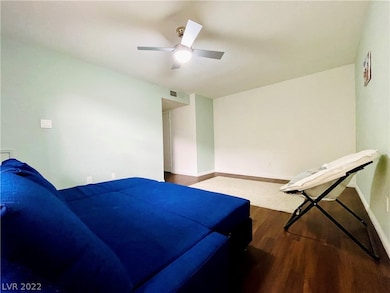 1460 Hialeah Dr unit B, Las Vegas, NV 89119 - photo 4