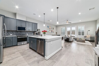 3815 Olde Bourbon Ln, Houston, TX 77018 - photo 7