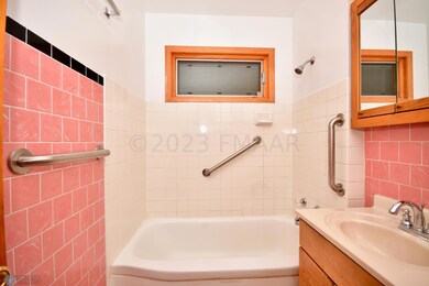 2209 10th St N, Fargo, ND 58102 - photo 7