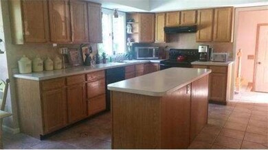 39 Hillando Dr, Shrewsbury, MA 01545 - photo 2