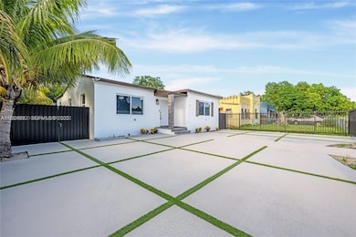 911 Sharar Ave unit 1, Opa Locka, FL 33054 - photo 2