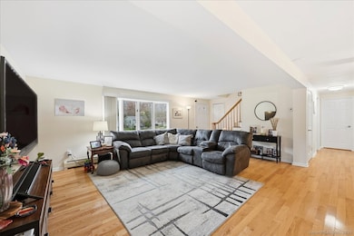 198 Dartmouth Dr, Mystic, CT 06355 - photo 5