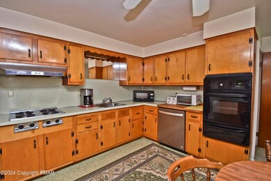 115 Hemlock Rd, Stroudsburg, PA 18360 - photo 7