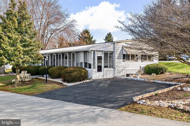 803 Lake Cir, Mount Wolf, PA 17347 - photo 3