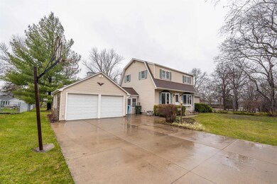 1611 Patterson Ln, Cedar Falls, IA 50613 - photo 2