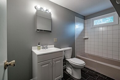 122 Burnell Dr, Yarmouth, ME 04096 - photo 7