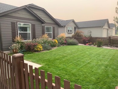 Ext - Front Yard 7