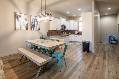 1839 W Canyon View Dr St-large-007-019-K