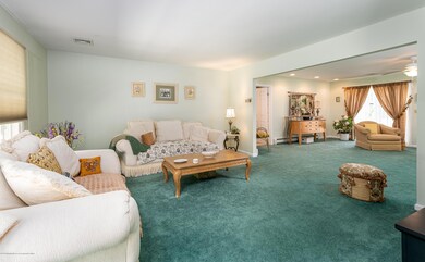 575 Herbert Ln-14