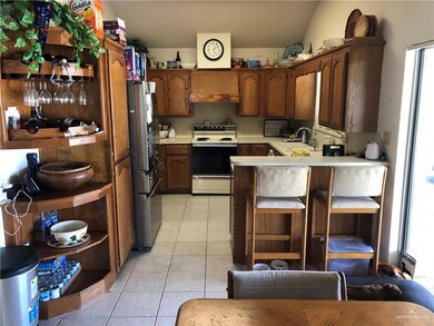 932 Katrin Dr, Alamo, TX 78516 - photo 6