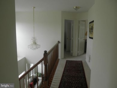 7631 Seabrook Ln, Springfield, VA 22153 - photo 4