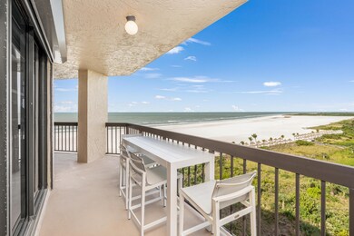 Balcony long table & chairs & view