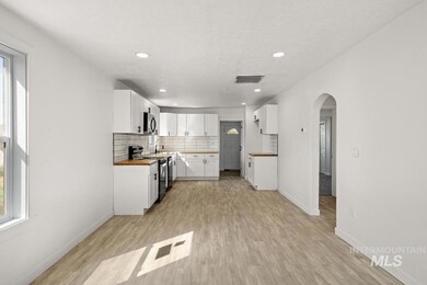 1112 E Sherman Ave, Nampa, ID 83686 - photo 5