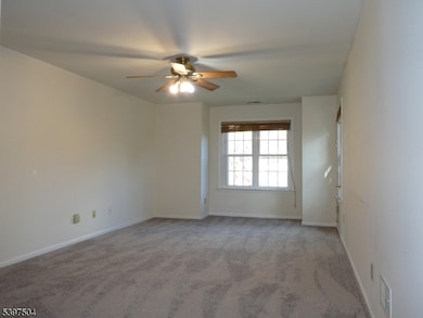 1109 Stoneridge Cir unit 9, Helmetta, NJ 08828 - photo 6