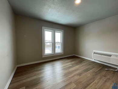 513 12th St, Sioux City, IA 51105 - photo 3