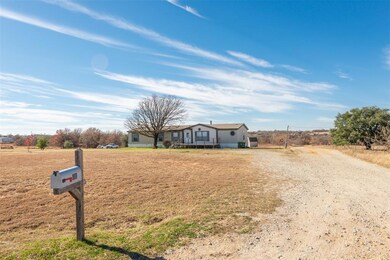 401 Big Salty Dr, Springtown, TX 76082 - photo 2
