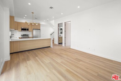 11012 Hortense St unit A, North Hollywood, CA 91602 - photo 5