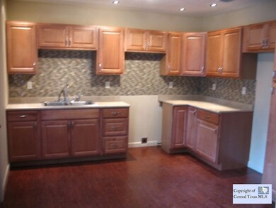 723 Bismark St, Seguin, TX 78155 - photo 3