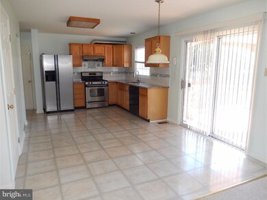 204 Northbend Ct, Newark, DE 19702 - photo 2