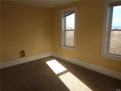 2132 N Lehigh Ave, Whitehall, PA 18052 - photo 6