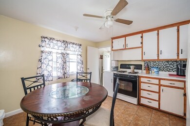 23 Mcbride St, Springfield, MA 01104 - photo 3