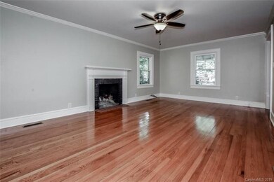 1110 E Broad St, Statesville, NC 28677 - photo 6