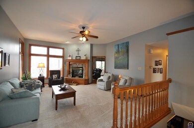 7719 SW 27th St, Topeka, KS 66614 - photo 3