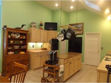 100 Saunders St, Gardner, MA 01440 - photo 3