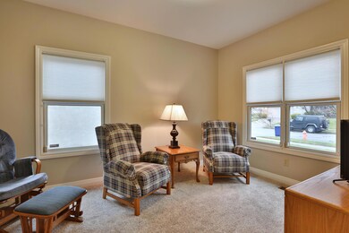 943 Linworth Village Dr, Columbus, OH 43235 - photo 3