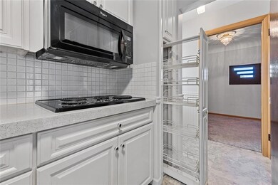 131 Foote St SW, Cedar Rapids, IA 52404 - photo 7