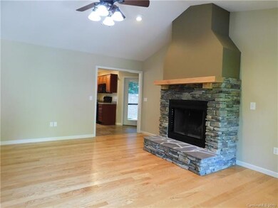85 Doe Run Rd, Hendersonville, NC 28792 - photo 4