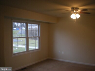 6301 Barnett Ave unit D, Eldersburg, MD 21784 - photo 4