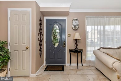 642 W Wiltshire Dr, Wallingford, PA 19086 - photo 2