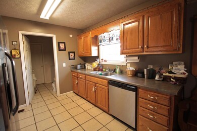 216 Warren Cir, Shelbyville, TN 37160 - photo 7