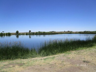 Dankworth Pond within walking distance