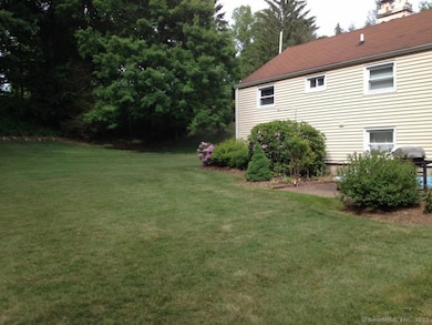 15 Earl Ave, Hamden, CT 06514 - photo 2