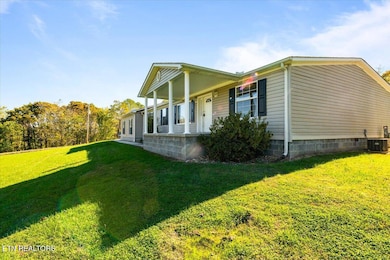 114 Myrtle Vinsant Ln, Jacksboro, TN 37757 - photo 2