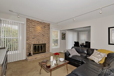 631 Cobblestone Ln, Buffalo Grove, IL 60089 - photo 5