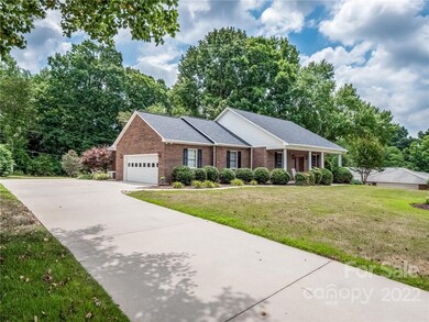 2640 Fines Creek Dr, Statesville, NC 28625 - photo 2