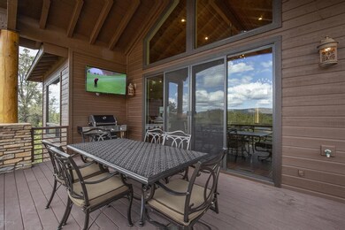 Upper Level Back Deck