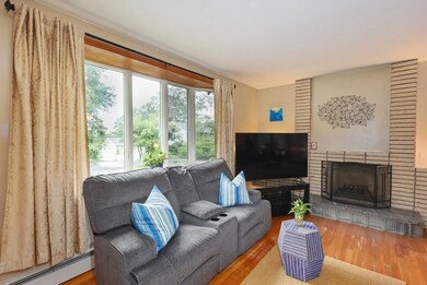 24 Aurora St, Worcester, MA 01607 - photo 5