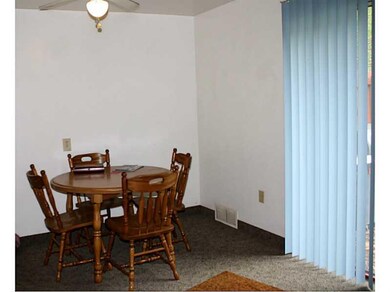 Dining Room. Unit 2804 Dining area