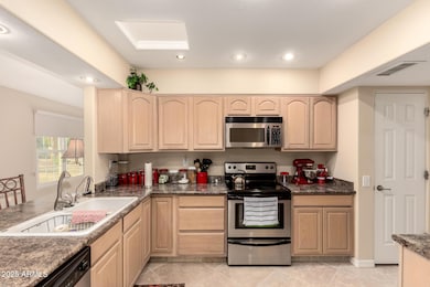 18010 N 135th Dr, Sun City West, AZ 85375 - photo 4