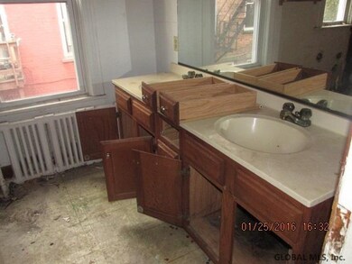 220 Spruce St, Albany, NY 12210 - photo 6