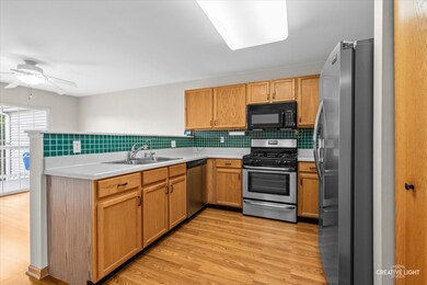 354 Cascade Ln unit 354, Oswego, IL 60543 - photo 4