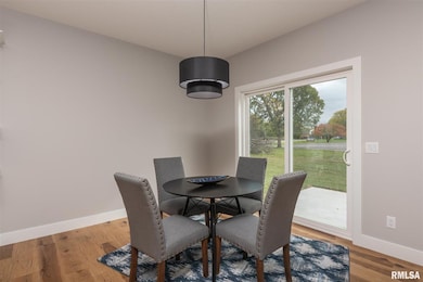 4931 Willow Cir, Davenport, IA 52806 - photo 5