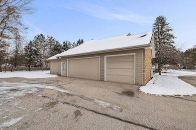 5609 Pondview Dr, Midland, MI 48640 - photo 5