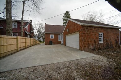 ATTACHED 2 CAR GARAGE, NEW DOOR & OPENDER TONS OF 